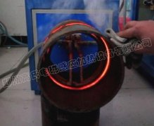 高頻淬火爐對管子內(nèi)壁進(jìn)行加熱熱處理