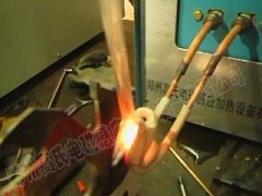 利用高頻淬火機(jī)對木工刀具進(jìn)行焊接